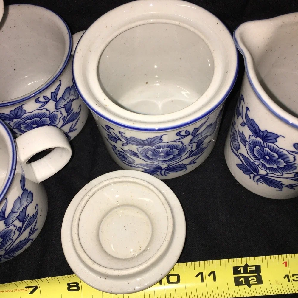 VTG Norleans Vienna Blue/White Floral Speckled Creamer, Sugar 4 Coffee,Tea Cups